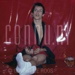 13-09-1977 Iggy Pop at studio in Amsterdam, The Netherlands.

[keywords]Posed, Singer[/keywords]